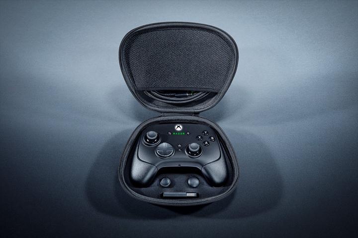 Actual product image Razer Wolverine V3 Pro (Xbox Series X, PC)