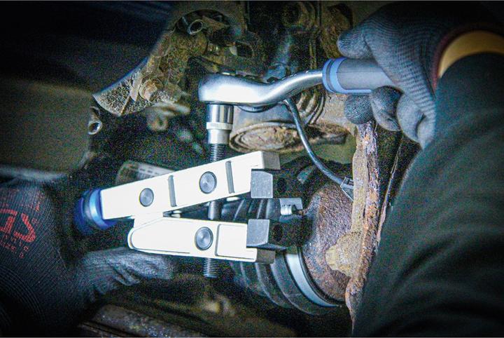 Actual product image BGS Pliers for Axle Boot Clamps for use with Torque Wrench 90° angled (270 mm)
