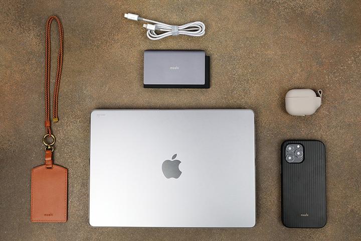 Image du produit Moshi Étui rigide iGlaze - Obudowa MacBook Pro 14" (2021) (Stealth Clear)" (14", Apple)