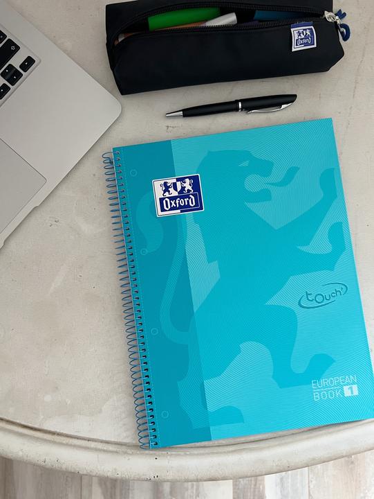 Actual product image Oxford Europeanbook (A4+, Checked, Hardcover)