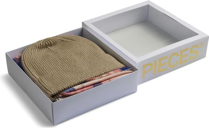 Actual product image Pieces Pcnajanna Scarf/Hood Xmas Box Bc