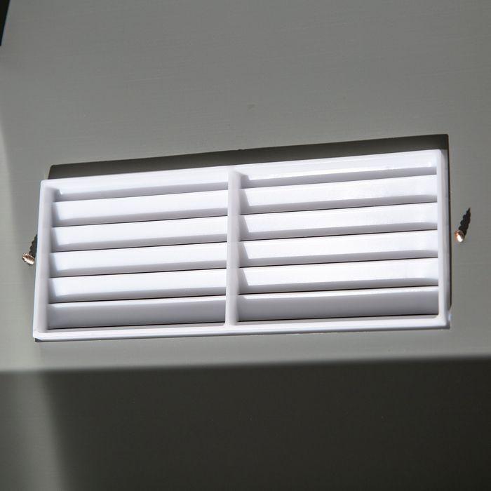 Image du produit Swisshandel24 Abri de jardin en métal avec fondations Vert clair 277 x 195 x 192 cm
