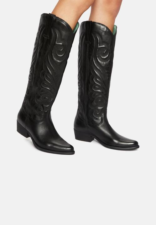 Actual product image Felmini The cowboy boot with heel from, is characterised by beautiful embroidery on the shaft (41)