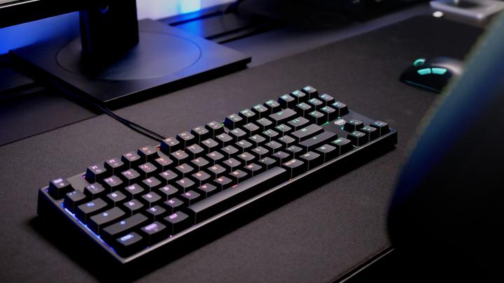 Actual product image CHERRY XTRFY K4V2 TKL keyboard (DE, Cable)