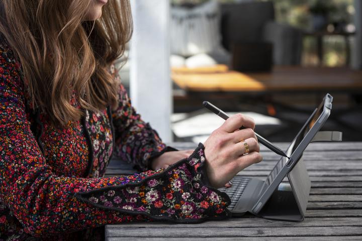 Actual product image Zagg Pro Keys Touchpad (CH, iPad 2019 (7th gene), iPad 2020 (8. Gen))