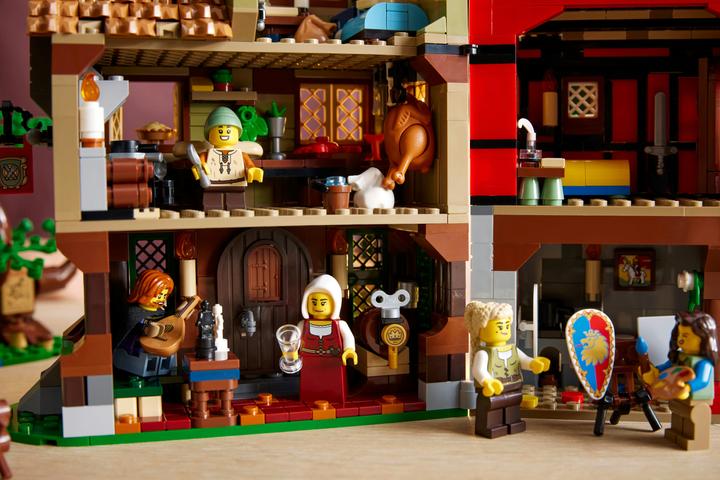 Actual product image LEGO Medieval town square (10332, LEGO Icons, LEGO Rare Sets)