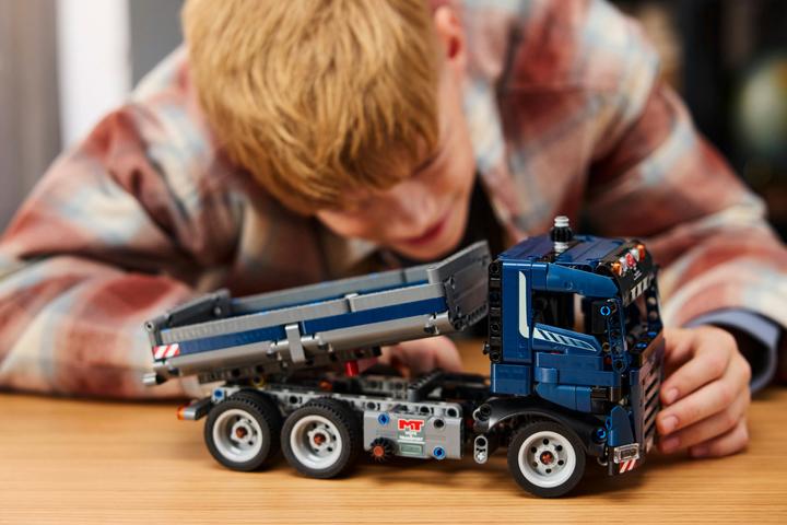 Actual product image LEGO Kipplaster (42203, LEGO Technic)