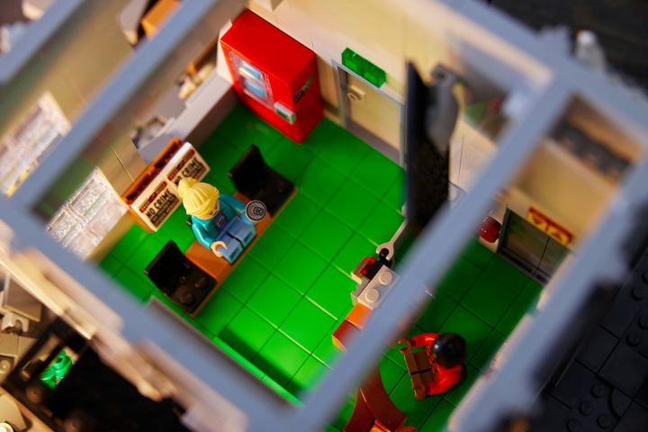 Actual product image LEGO Daily Bugle (76178, LEGO Marvel, LEGO Rare Sets)
