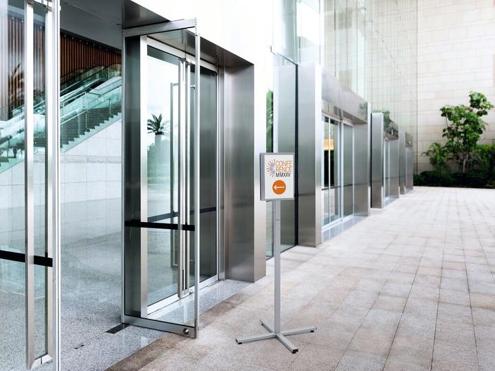 Actual product image Durable INFO STAND OUTDOOR A4 Floor display DIN A4 638 mm x 1348 mm x 638 mm 1 (A4)