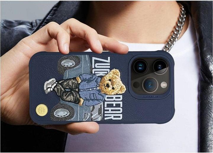 Immagine prodotto Zuck Bear Headphone case case SAN FRANCISCO FORTUNE for IPHONE 15 Pro bay area player (Apple iPhone 15 Pro)