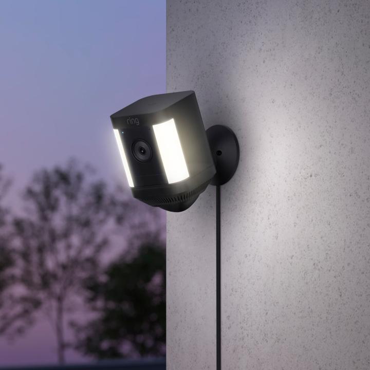 Produktbild Ring Spotlight Cam Plus (1920 x 1080 Pixels)