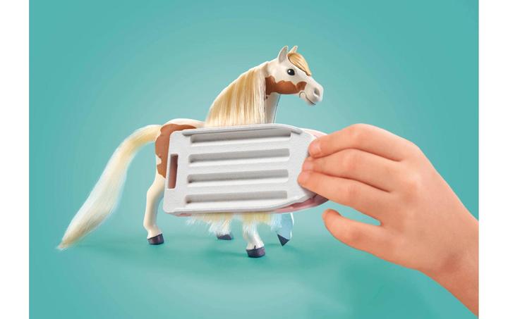 Actual product image Playmobil Ellie & horse with crepe iron (71639, Playmobil Horses of Waterfall)