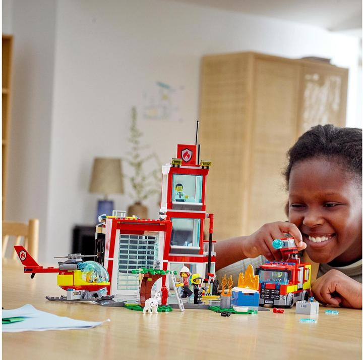 Actual product image LEGO Fire station (60320, LEGO City)