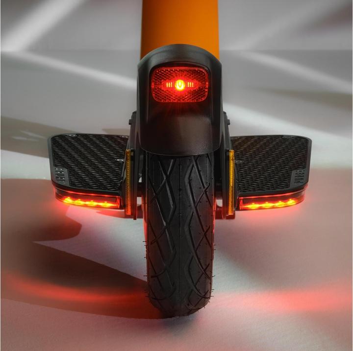 Actual product image Pure Advance McLaren (20 km/h, 40 km, 500 W)