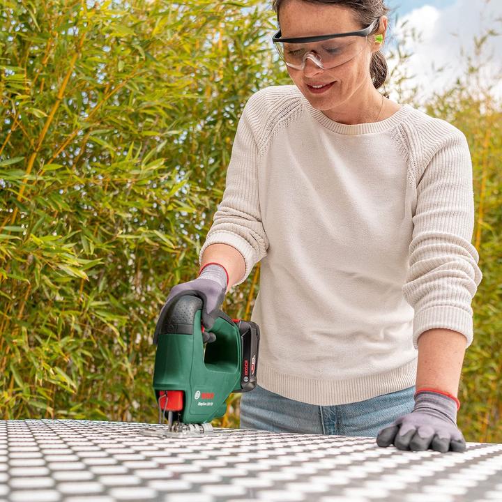 Actual product image Bosch Home & Garden UniversalSaw 18V-100