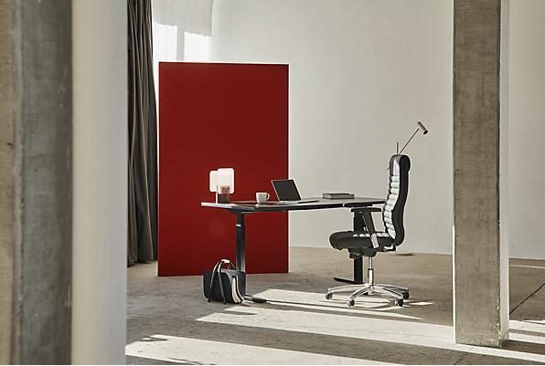 Actual product image Topstar Executive chair PRIME TIME 100, PT19TA80 black leather, chrome frame