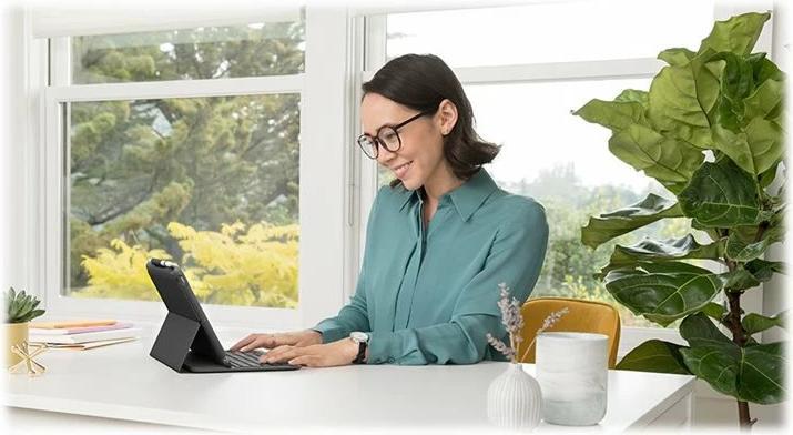 Produktbild Logitech Slim Folio (CH, iPad 2021 (9. Gen), iPad 2019 (7. Gen), iPad 2020 (8. Gen))