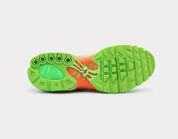 Produktbild Nike Air Max Plus x Supreme (44)