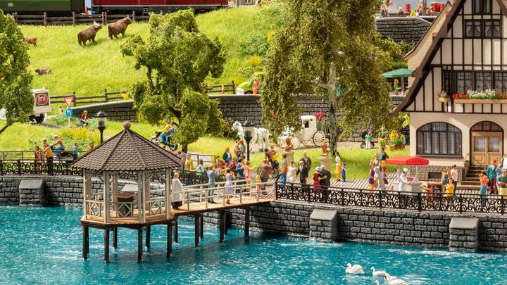 Actual product image Noch 14619 N Event Pavilion Fischersteg