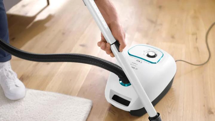 Actual product image Bosch Hausgeräte Series 4, Vacuum cleaner with bag, ProHygienic, White, BGD41HYG
