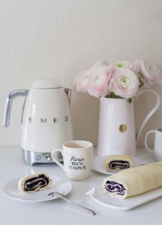 Actual product image Smeg 50's retro style with temperature control (1.70 l, EU plug)