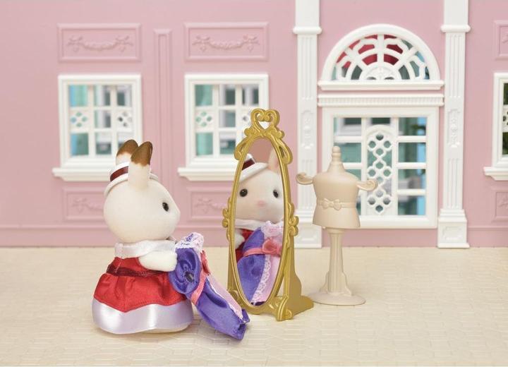 Actual product image Sylvanian Families Boutique Fashion Set