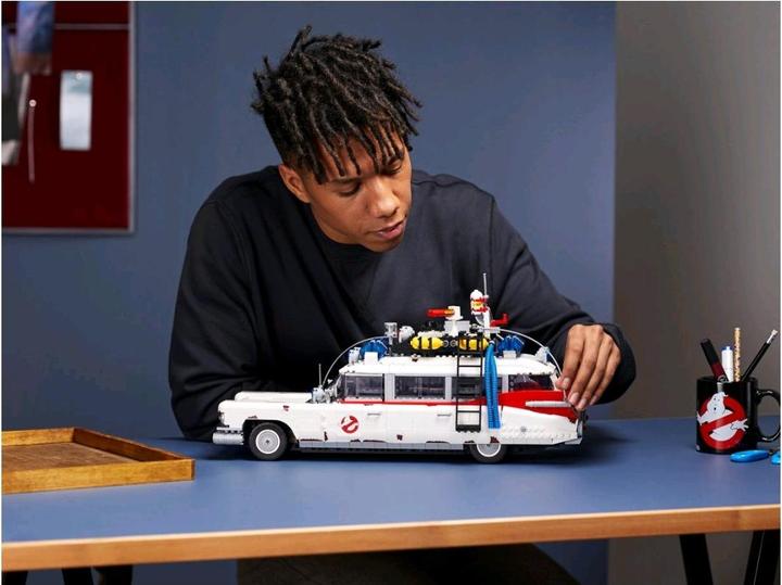 Image du produit LEGO S.O.S. Fantômes ECTO-1 (10274, LEGO Icons, LEGO difficiles à trouver)