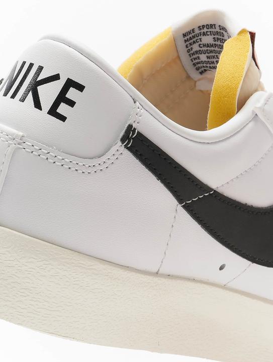 Produktbild Nike Blazer Low 77 Schuhe - 107255 (39)