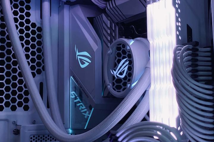 Immagine prodotto ASUS ROG Strix LC 240 RGB