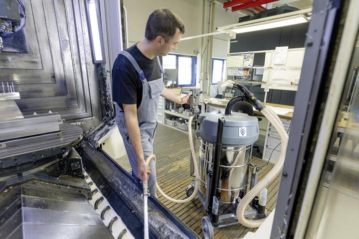 Produktbild Kärcher Professional Industriesauger IVR-L 100/24-2 Tc Me Dp (Nass-Trockensauger)