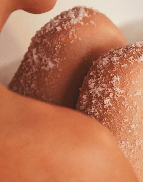 Immagine prodotto Bluphoria Scrub corpo al sale minerale con mandorle e cannella