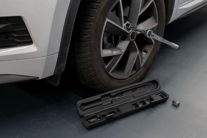 Actual product image Cartrend Torque wrench (1/2", 40 Nm, 210 Nm)
