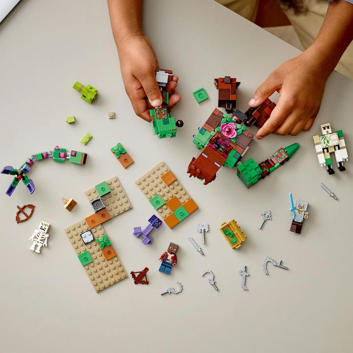 Actual product image LEGO Minecraft 21176 The Jungle Mayhem (21176, LEGO Minecraft)