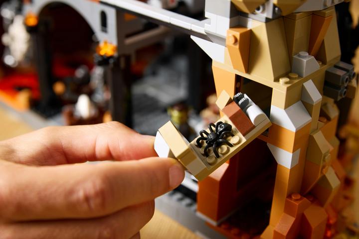 Actual product image LEGO The Lord of the Rings: Barad-dûr (10333, LEGO Icons, LEGO Rare Sets)