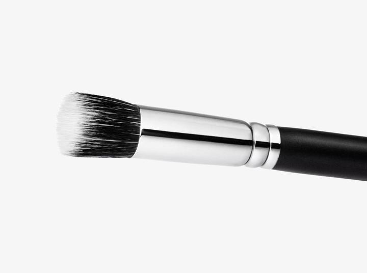 Actual product image MAC Cosmetics 130S Short Duo Fibre Brush (Foundation)