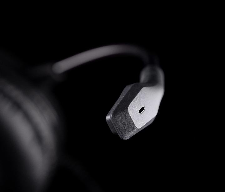 Actual product image Roccat Elo 7.1 (Cable)