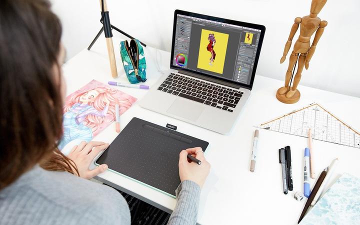 Actual product image Wacom Intuos M (10", 2540 lpi)