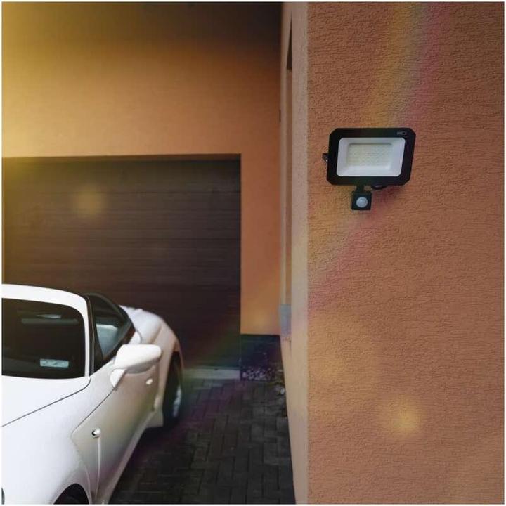 Actual product image Emos LED reflector SIMPO with motion sensor, 50 W, neutral white (5000 lm)