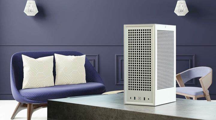 Actual product image Hyte Revolt 3 (ITX)