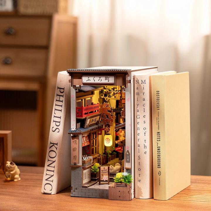 Actual product image Robotime Bausatz Sakura's Weinstrasse, Modell Art: Book Nook