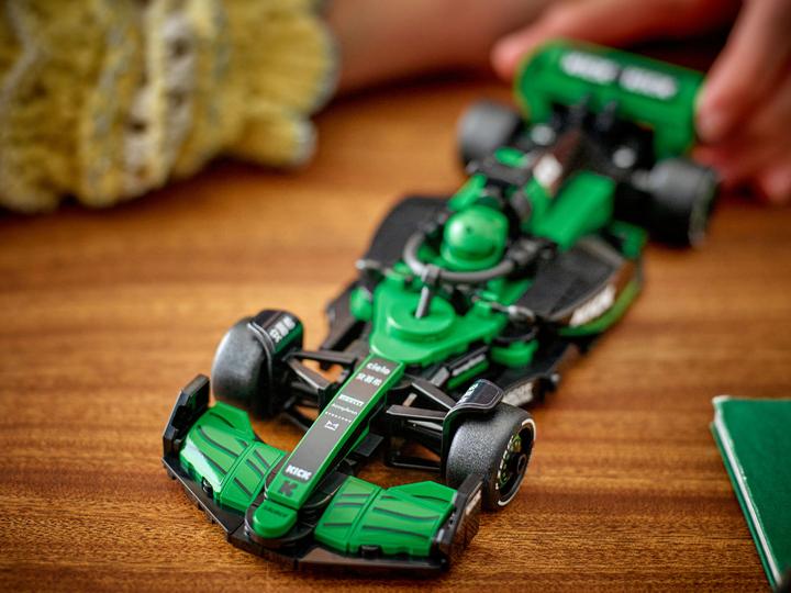 Produktbild LEGO KICK Sauber F1 Team C44 Rennauto (77247, LEGO Speed Champions)
