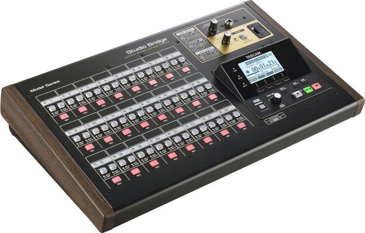Actual product image Tascam Studio Bridge - 24-ścieżkowy rejestrator dźwięku / interfejs audio/MIDI