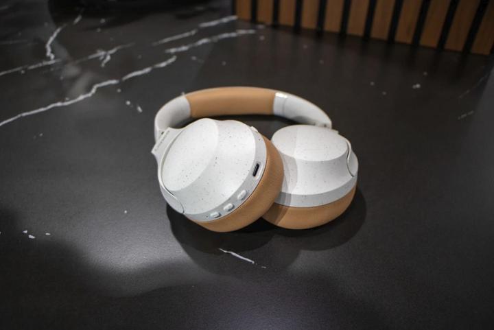 Actual product image Lenco Bluetooth headphones HPB-830GY grey ANC, APK (ANC, 60 h, Wireless)