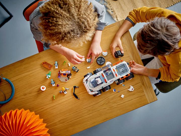 Produktbild LEGO Kommando-Rover mit Ladekran (60432, LEGO City)