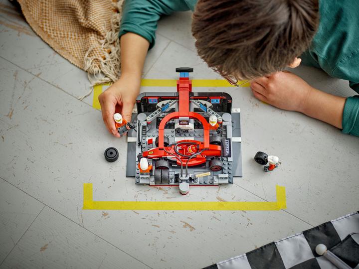 Produktbild LEGO F1 Boxenstopp mit Boxencrew und Ferrari Flitzer (60443, LEGO City)