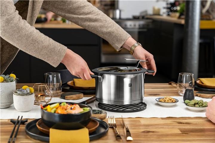 Actual product image Zwilling 1009149 Simplify stainless steel saucepan set (20 cm, Pan set + pot set, Stainless steel)