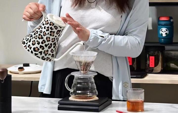 Produktbild Cocinare Czajnik do kawy Gooseneck Leopard (0.90 l)
