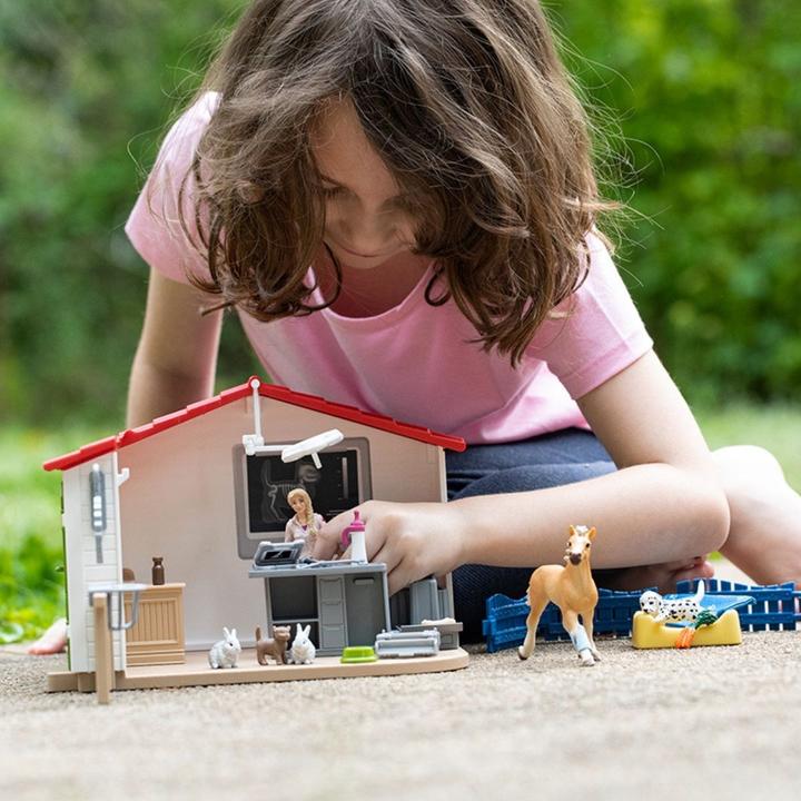 Produktbild Schleich Tierarzt-Praxis mit Haustieren
