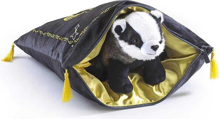 Produktbild Noble Collection Harry Potter: Hufflepuff mit Dachs (34 cm)