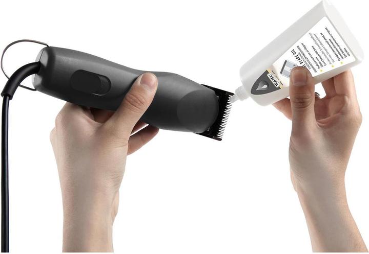 Actual product image Moser Cutting set oil 200ml (Dog, 200 ml)